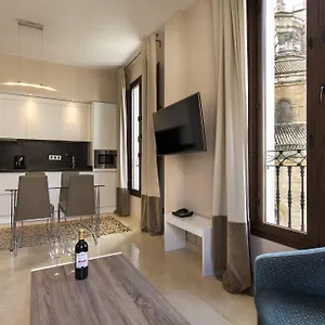 https://apartamentos-siloe-suites-plaza.es-andalucia.com